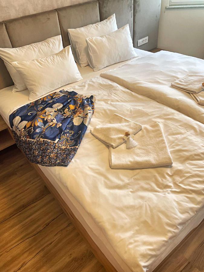 Vila Urbana Luxury Apartments Lesce  Kültér fotó